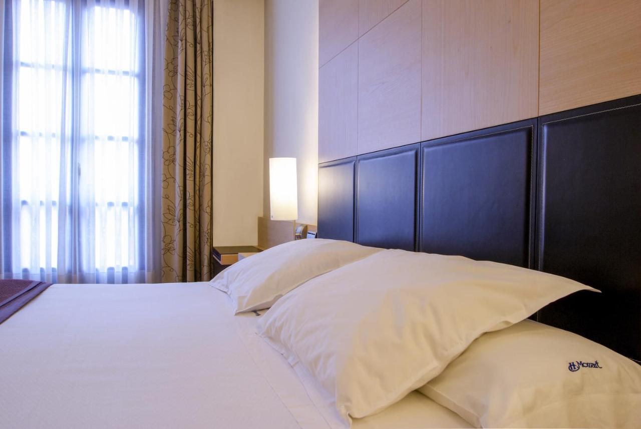 Hotel Mozart Valladolid Bagian luar foto