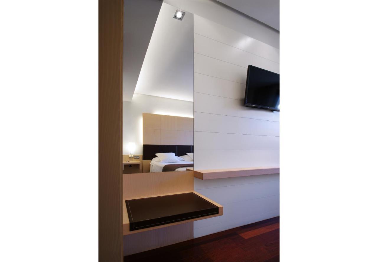 Hotel Mozart Valladolid Bagian luar foto