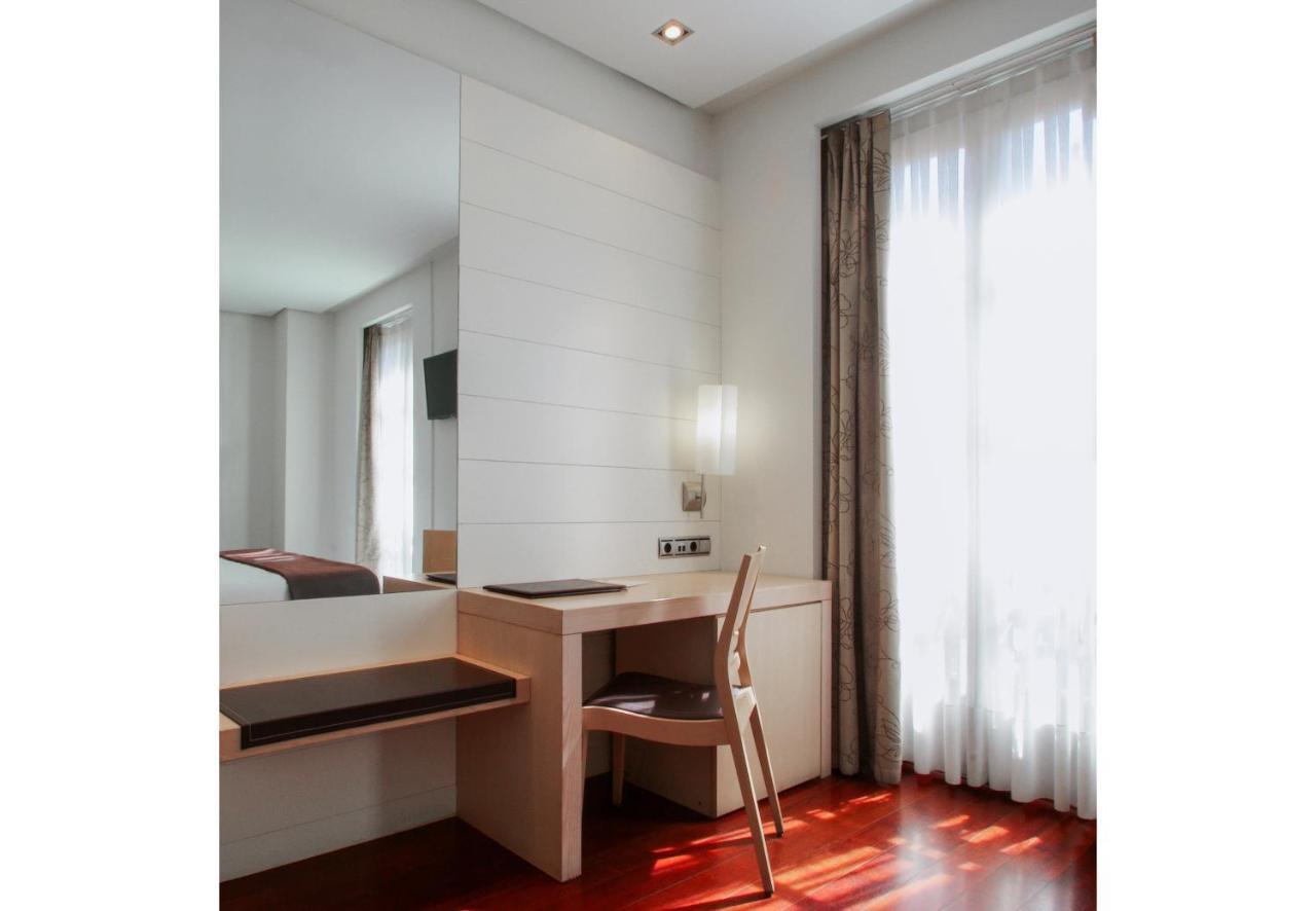 Hotel Mozart Valladolid Bagian luar foto