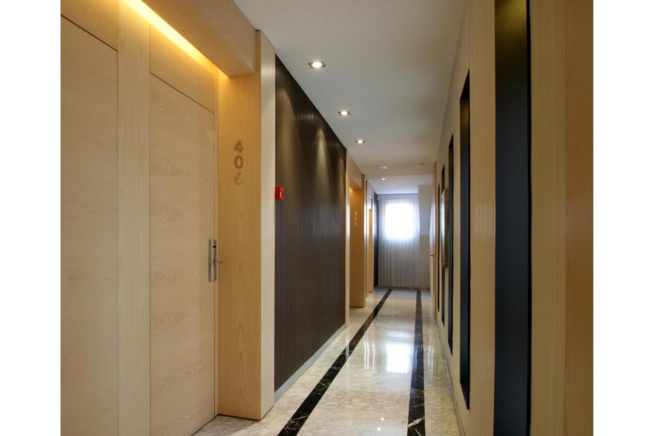 Hotel Mozart Valladolid Bagian luar foto