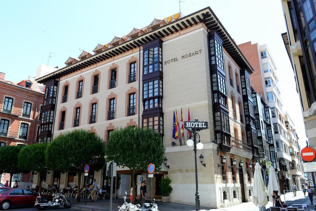 Hotel Mozart Valladolid Bagian luar foto