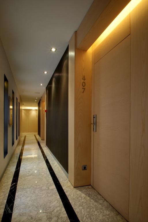 Hotel Mozart Valladolid Bagian luar foto